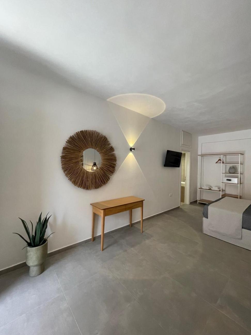 Trocadero Luxury Suites 에르미오니 외부 사진