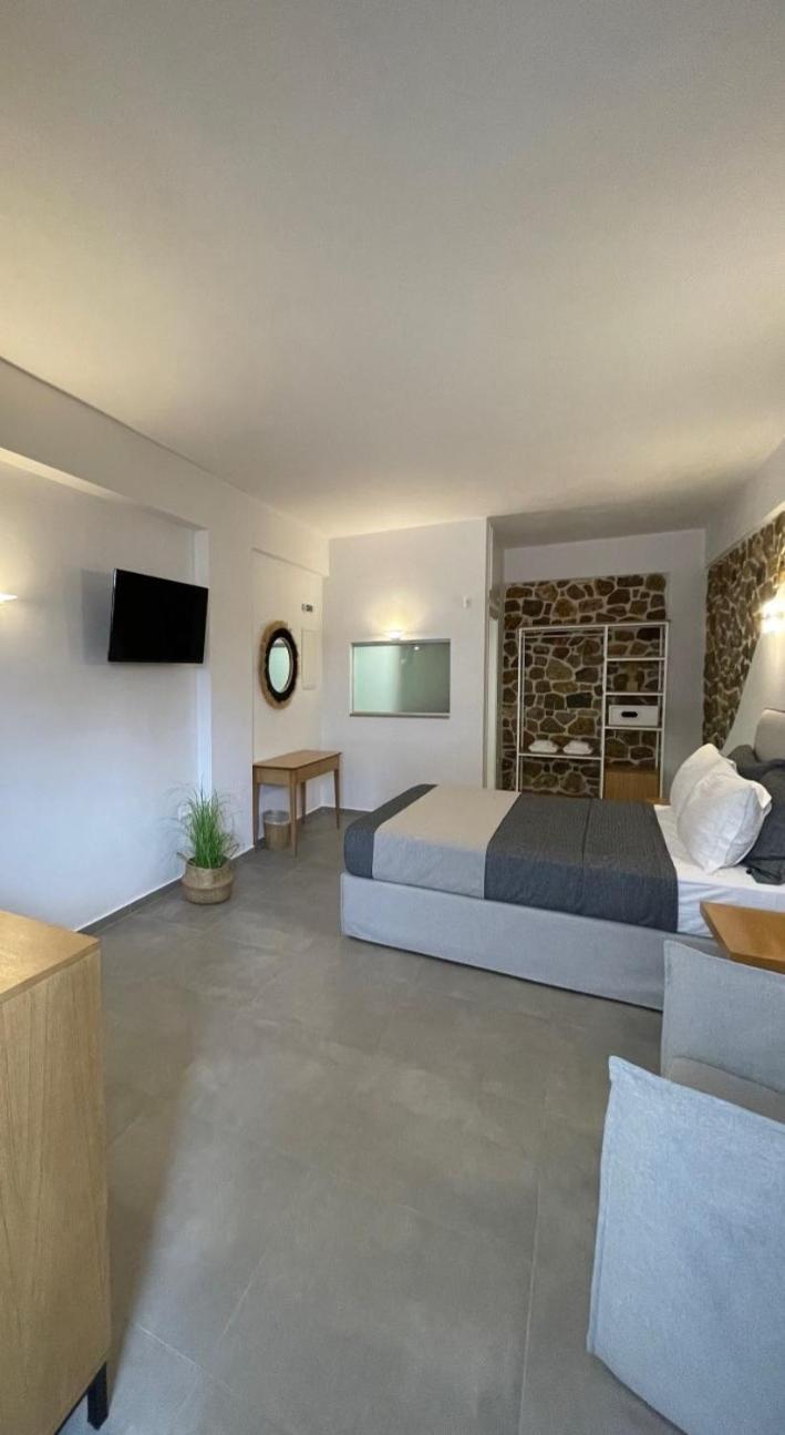 Trocadero Luxury Suites 에르미오니 외부 사진